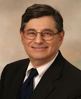 Robert Strauss